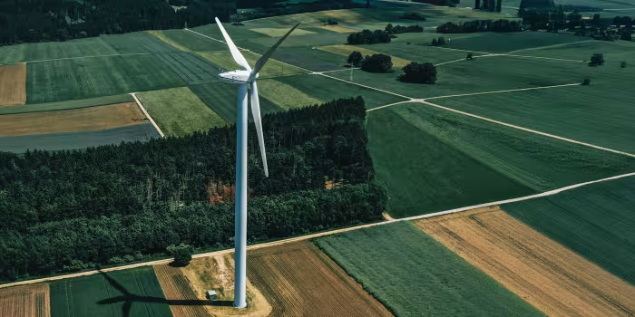 Windrad auf Feld